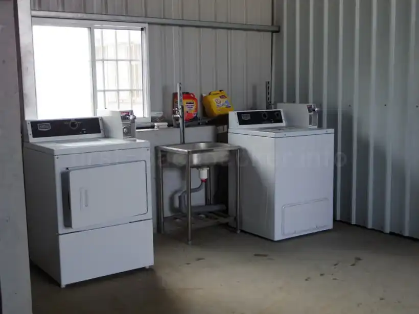 台南・草祭二手書店Cao Ji Book Innの女子ドミトリー棟の洗濯スペース