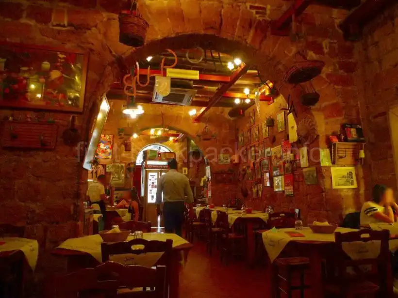 パレルモのAl Vecchio Club Rosaneroの店内