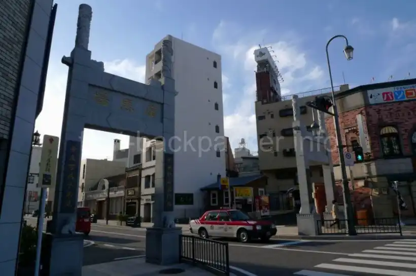 長崎・チャイナタウンの誘導門