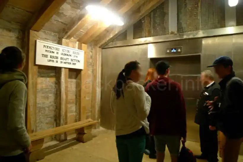 ヴィエリチカ岩塩坑のミュージアム・ツアー終了