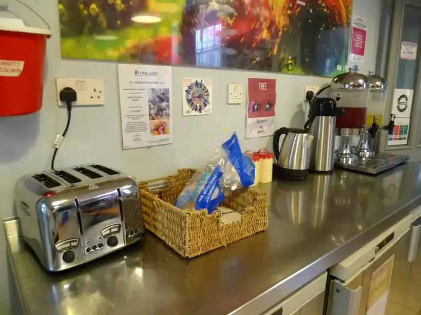 ロンドン アスターホステルのキッチン