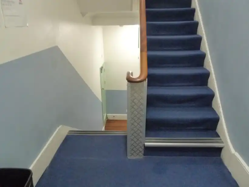 ロンドン アスターホステルの階段