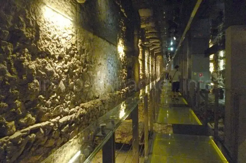 クラクフ旧市街・地下博物館の中