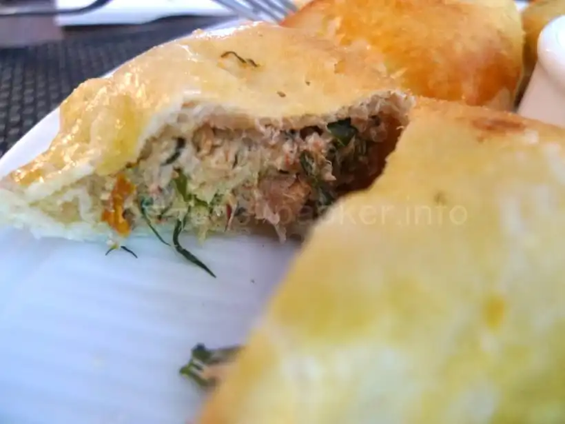 グダニスクManduサーモンのグリルピエロギ