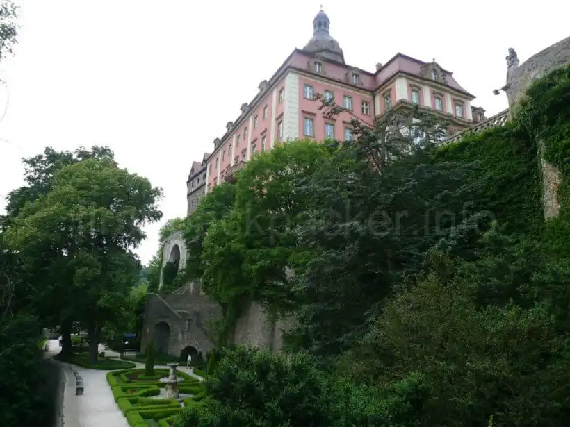 クションシュ城のお庭