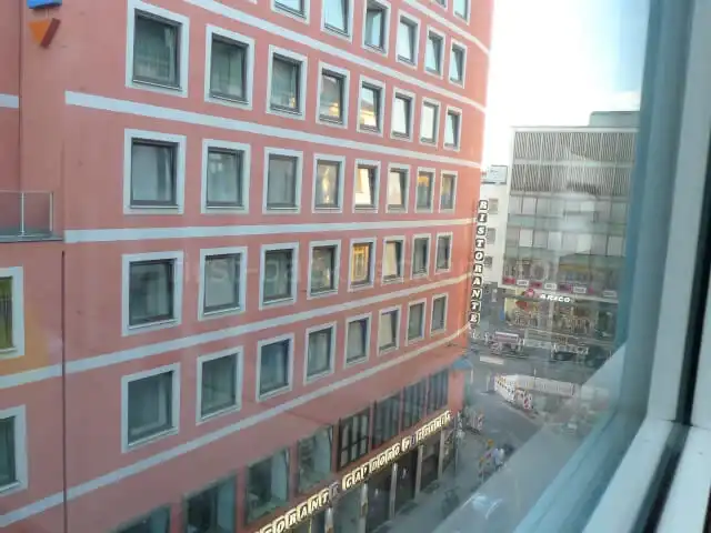 Wombats City Hostel Munich ドミトリーから見た景色