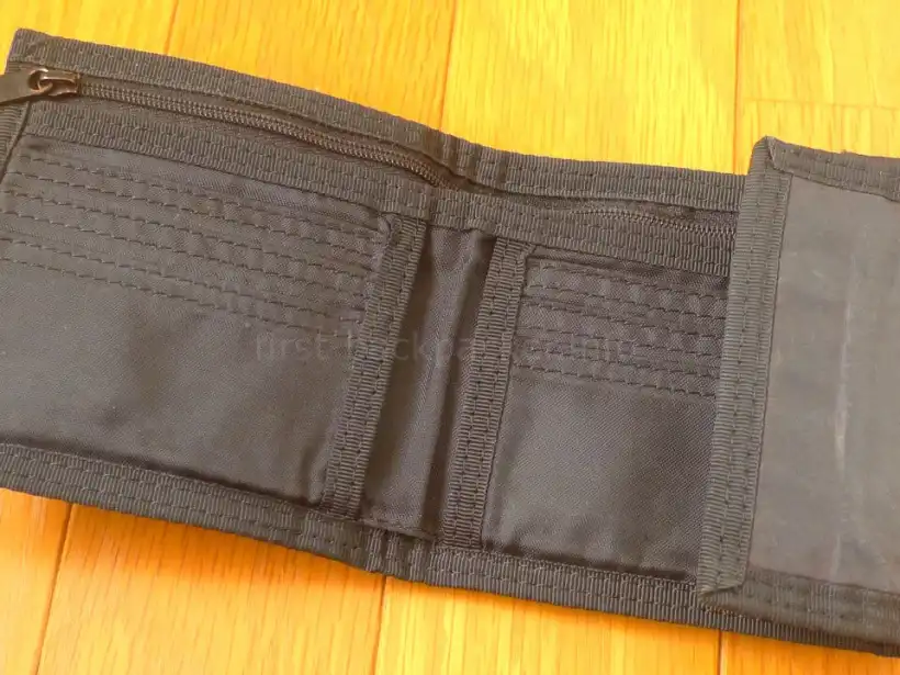 無印の財布を広げたところ