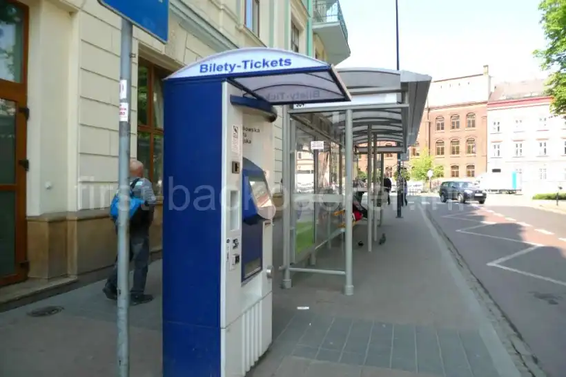 バブルホステル（クラクフ）からヴィエリチカ岩塩坑へのバスのバス停