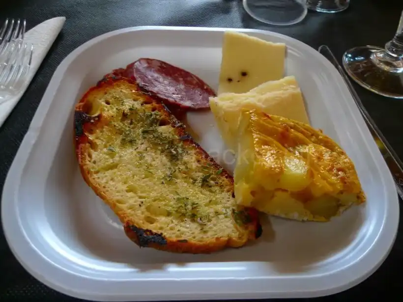 シチリア・Etna Peopleツアーのランチ