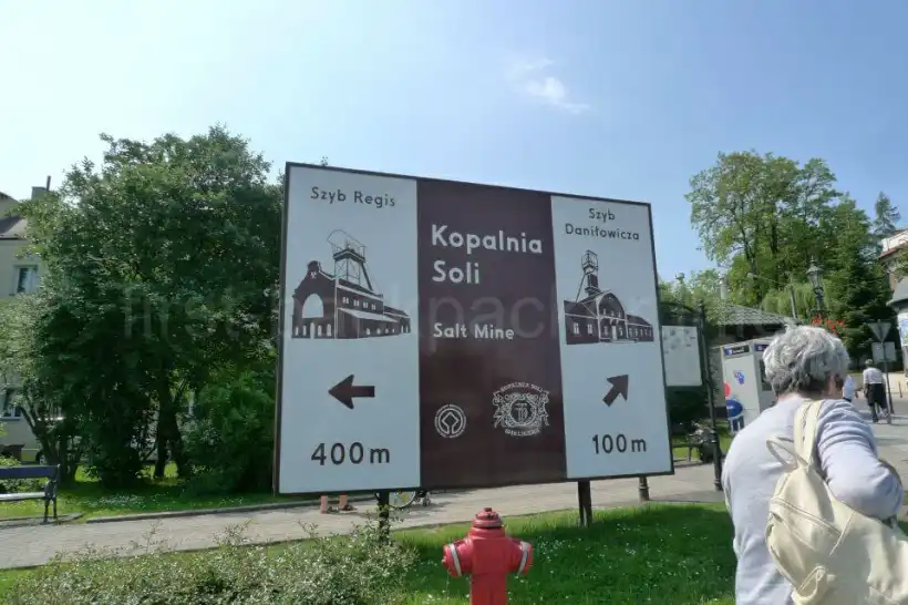 ヴィエリチカ岩塩坑への看板