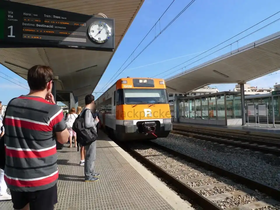 【スペイン】バルセロナ・ジローナ間は、電車が安くて便利だった!