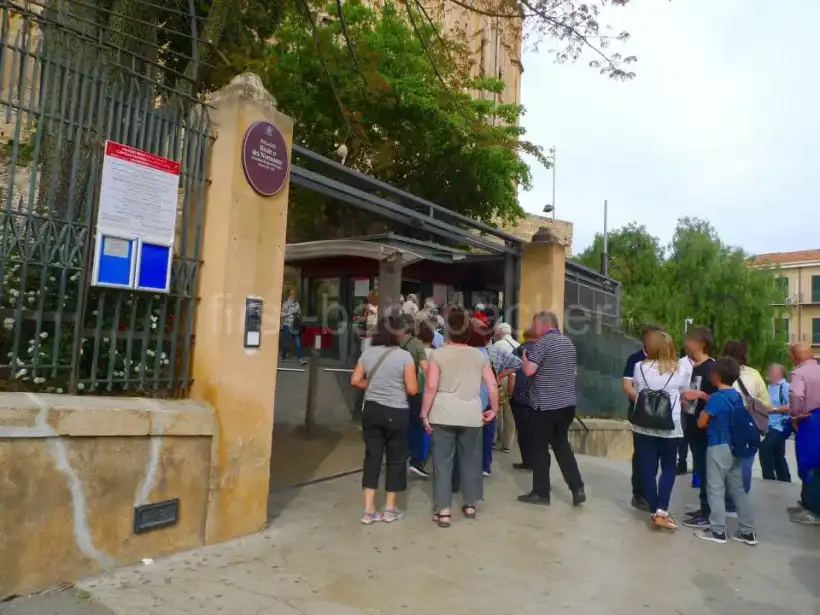 パレルモのノルマン王宮の入り口