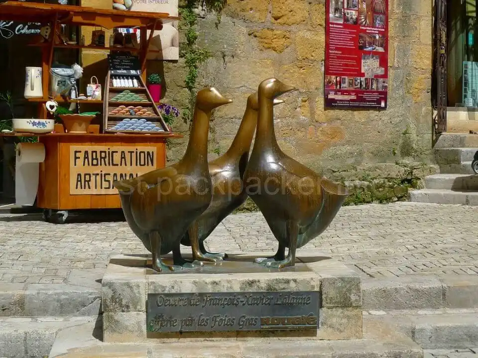 【フランス旅行記】ペリゴール地方の「サルラ・ラ・カネダ」観光!本場のフォアグラが美味すぎた