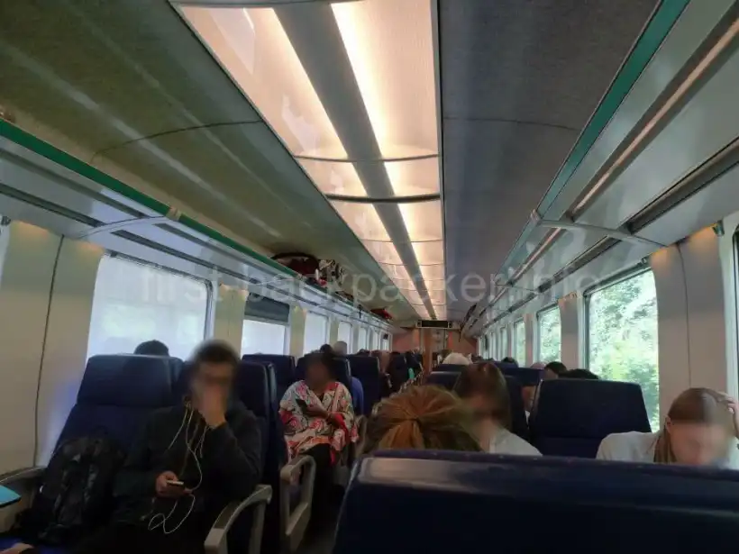 ブリュッセルーナミュール間の電車の中