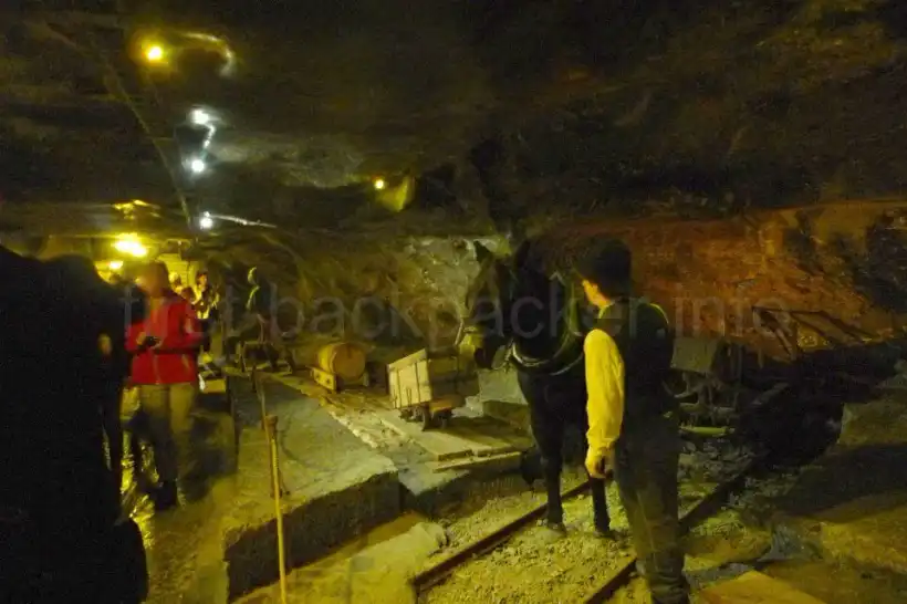 ヴィエリチカ岩塩坑の採掘の再現模型