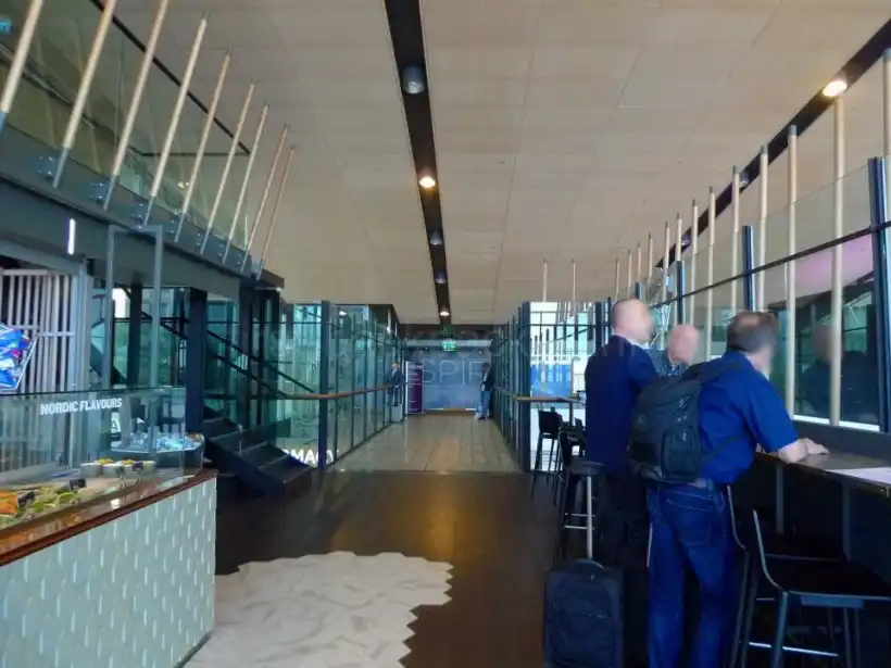 ヘルシンキ ヴァンター国際空港Aspire Loungeへの通路