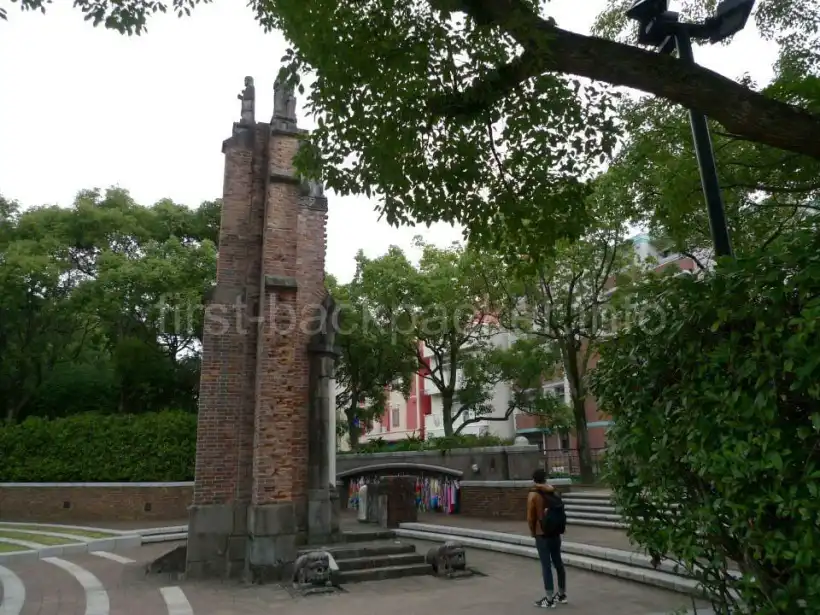 長崎・原爆落下中心地公園の浦上天主堂の壁